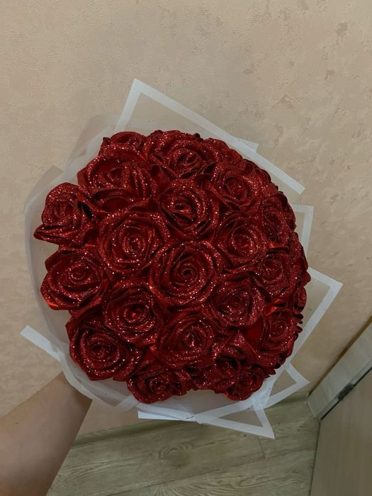 Розы из атласных лент