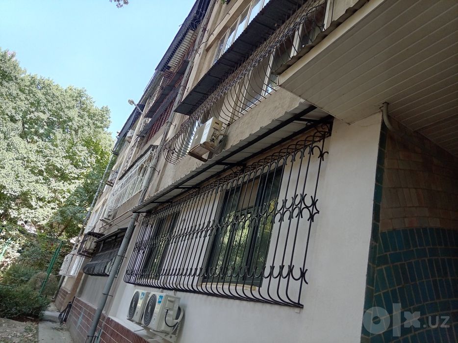 Установка козырька над окнами, бесшумный козырек, альпинисты высотники
