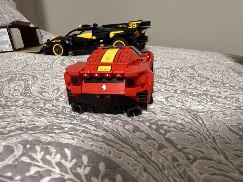Ferrari 488 GTE из серии LEGO Technic