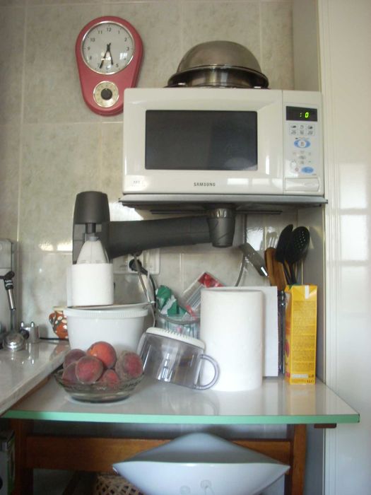 Suport de Televizor Mural Orientabil, cu minim 4 Grade de Libertate-M2