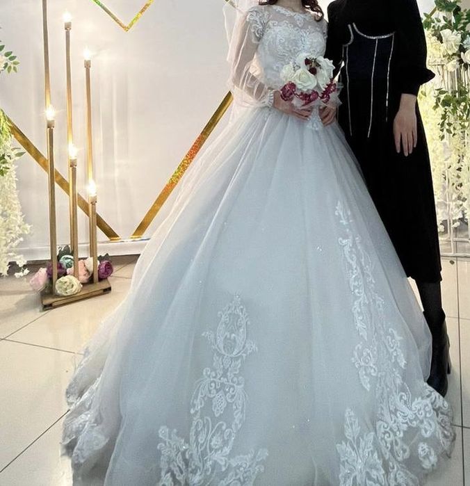 Свадебное платья  размер 42-48 бу