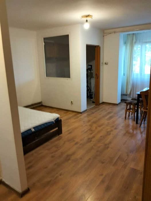 Garsonieră de închiriat