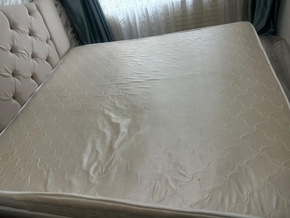 Матрас 200см. на 180 см