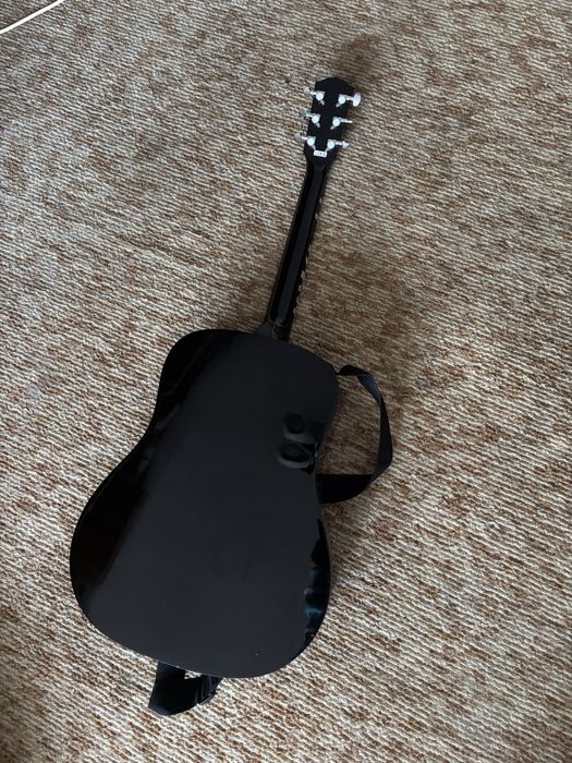 Акустична китара ,,Fender"