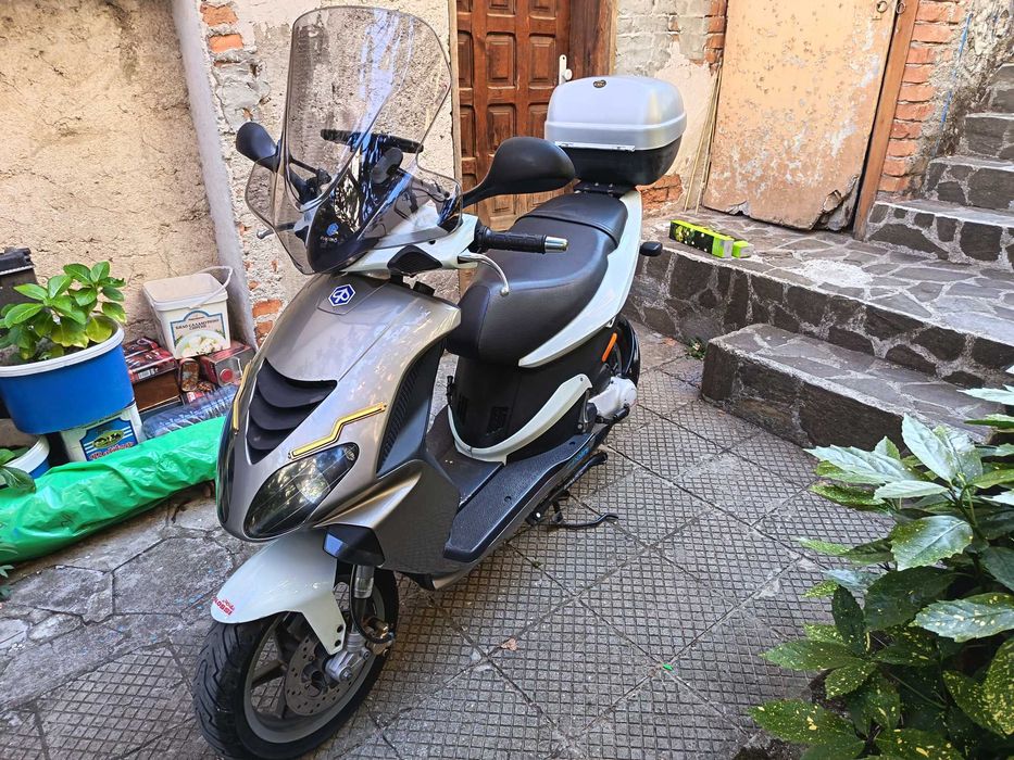 Продавам Piaggio NRG
