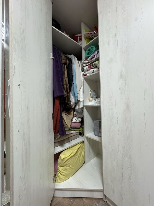 Шкаф угловой большой