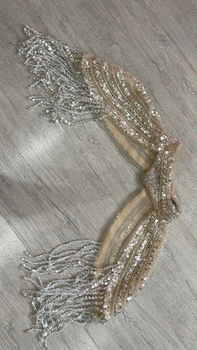 Златиста рокля подходяща за събитя