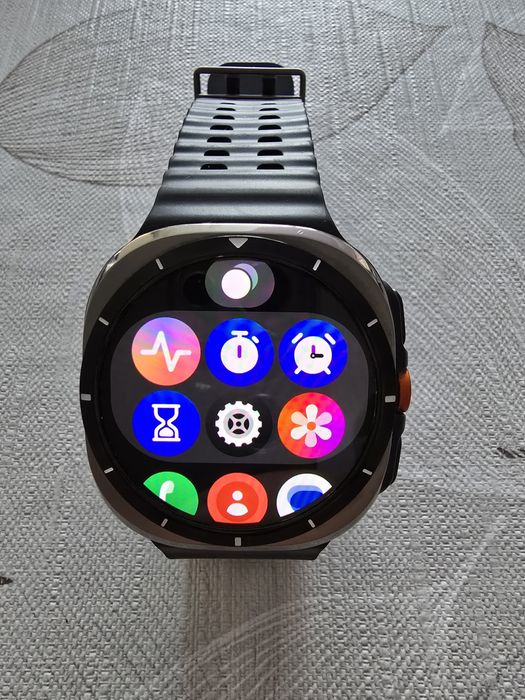 Смарт часовник: Samsung Galaxy Watch ULTRA