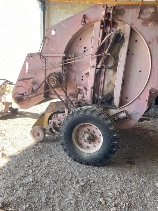 Продается рулонный пресс подборщик