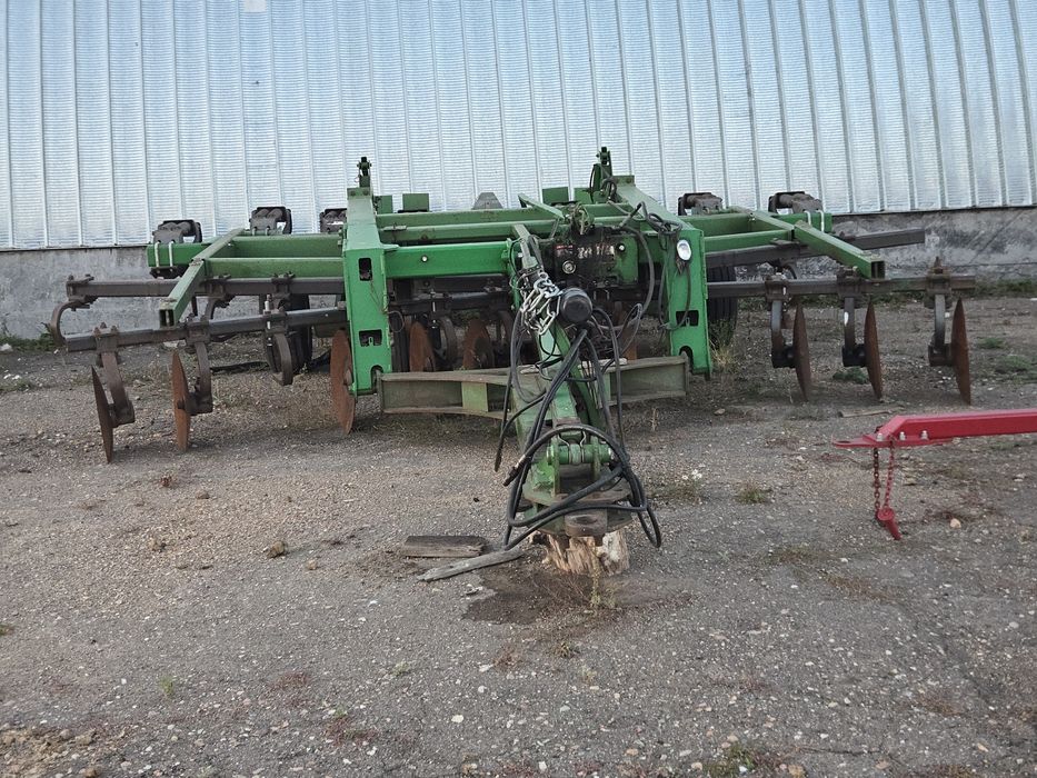 Глубокорыхлитель John Deere 2700