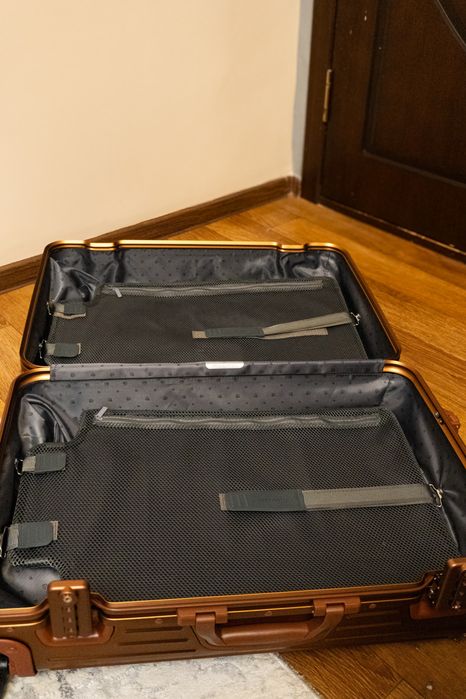 RIMOWA Bronze Collection — лимитированный чемодан (Check-In M)