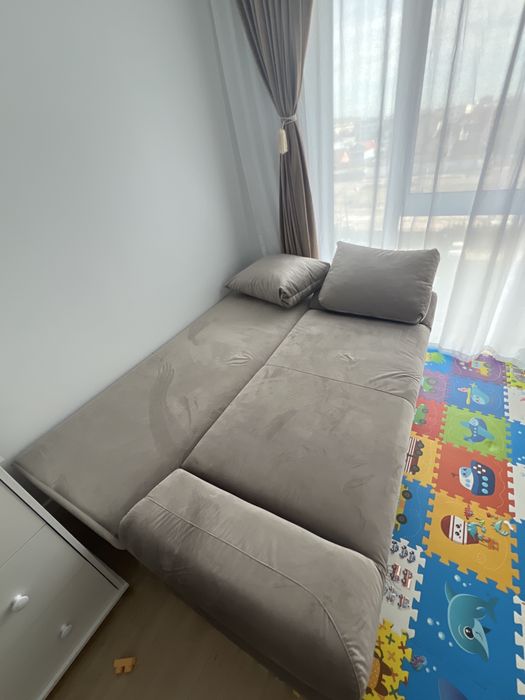 Canapea din catifea extensibila