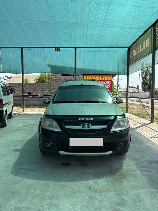 Lada Largus Yil 2014