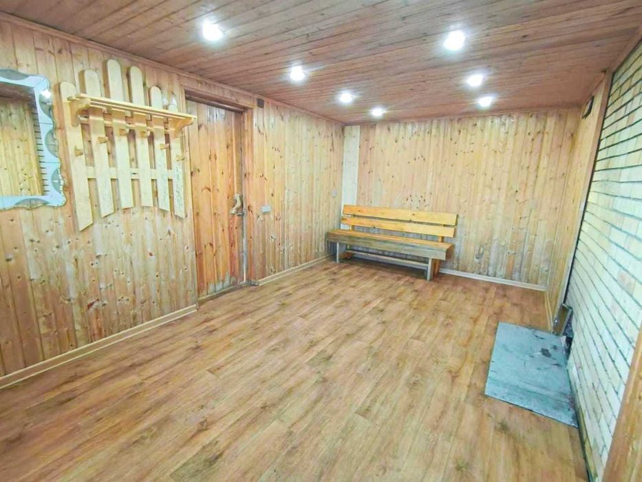 В продаже летний домик, Бесколь