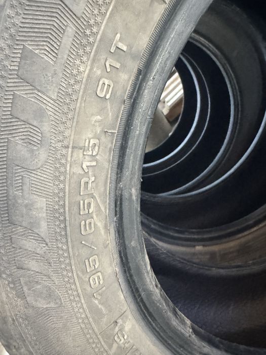 Продам шины всесезонные.