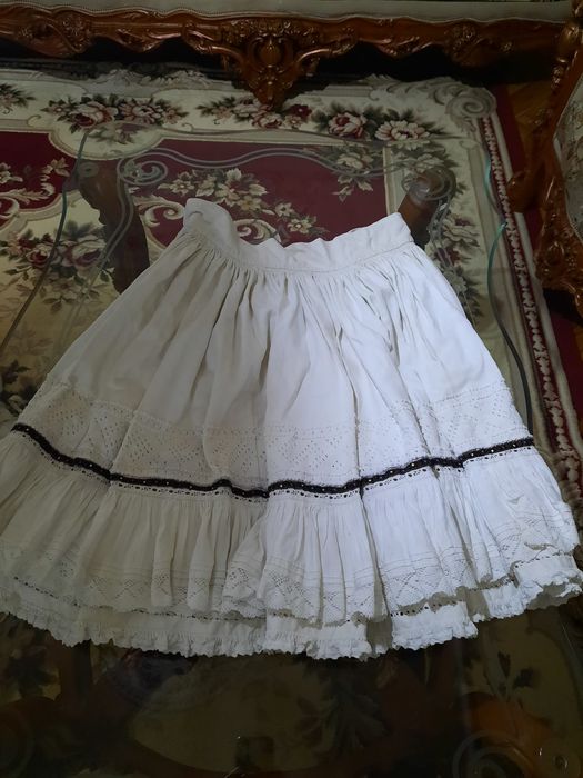 Vând haine populare