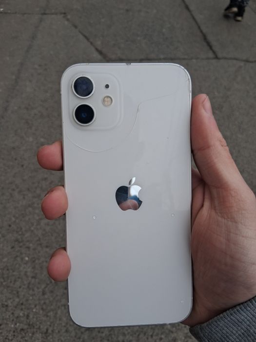 Iphone 12 vand sau schimb, 81 la suta bateria
