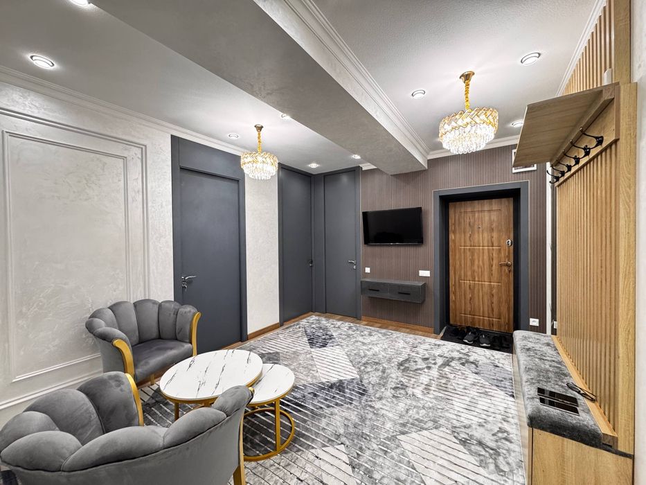 Продаётся 3х комнатная квартира 2 - этаже с лифтом. Вокзал