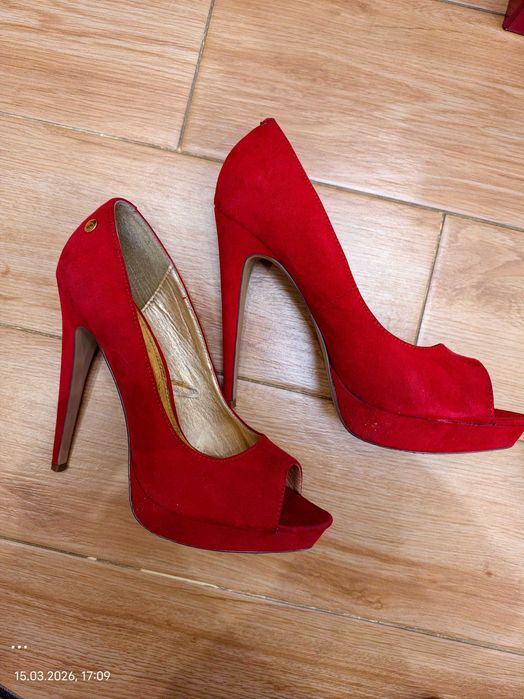 Отдам туфли на высоком каблуке