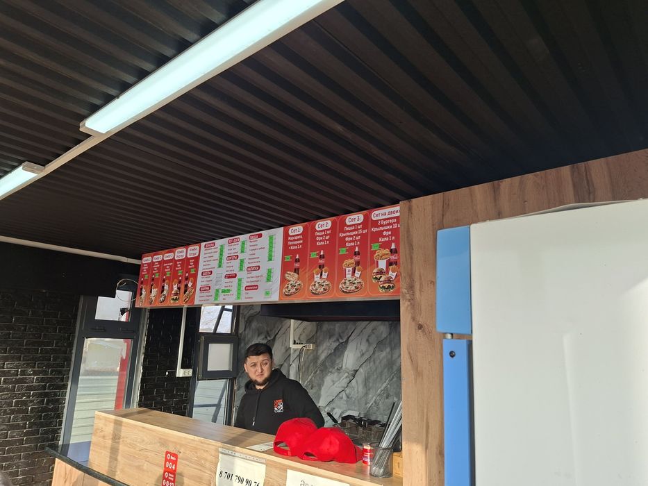 Донерка павильон с оборудованиям