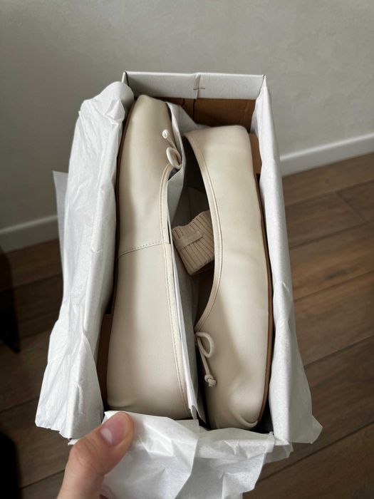 Балетки бренда Charles and Keith (оригинал)