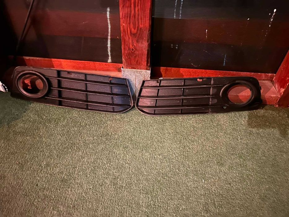 решетка лява и дясна предна броня Audi A4 мод 2007-2011 г. #045S #046S