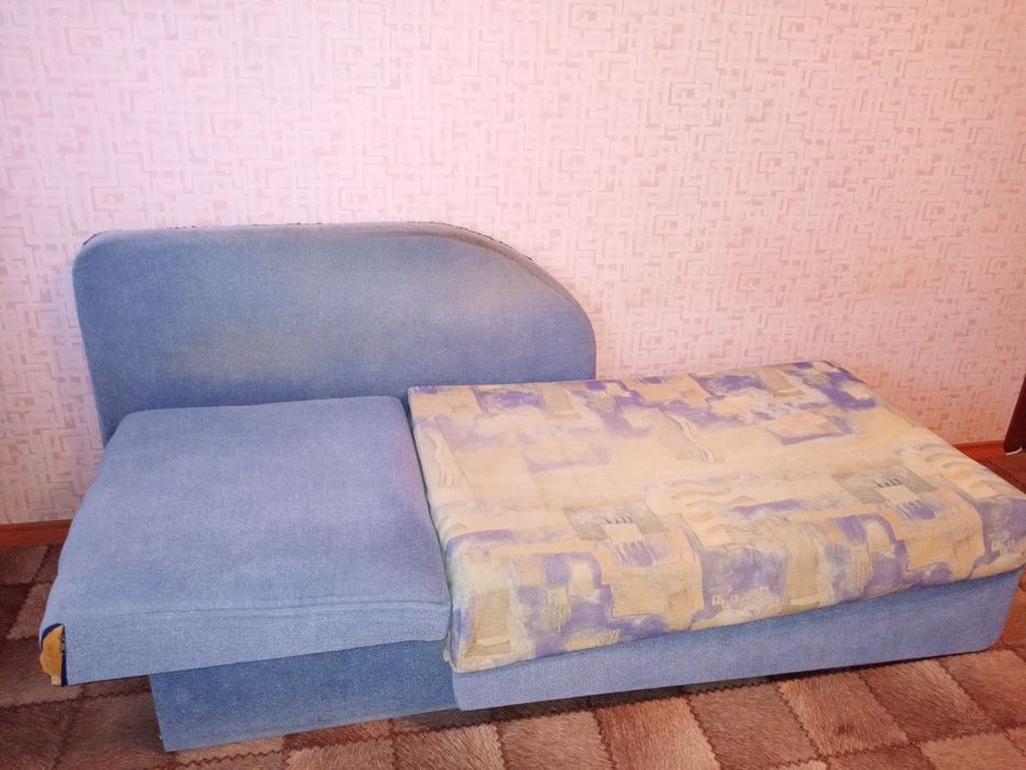 Спальный диван б/у