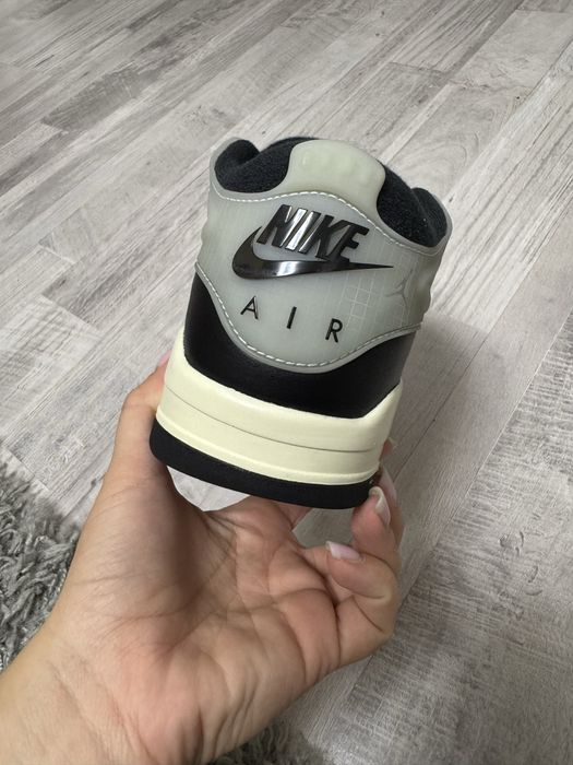 Air Jordan 4 RM , marime 44 si 45