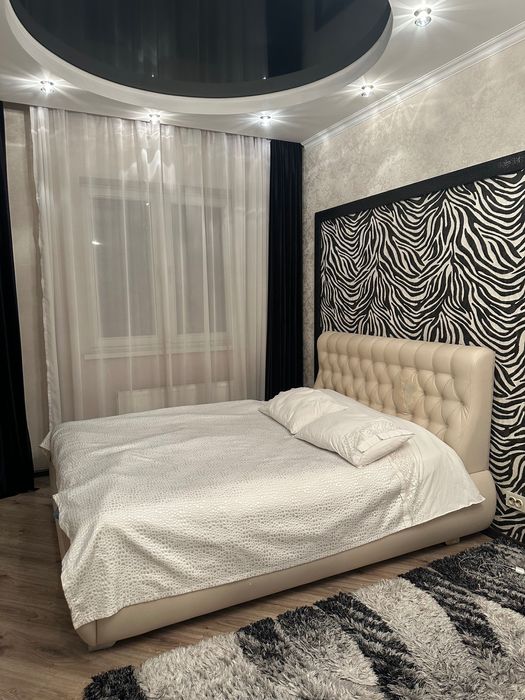 Двуспальная кровать