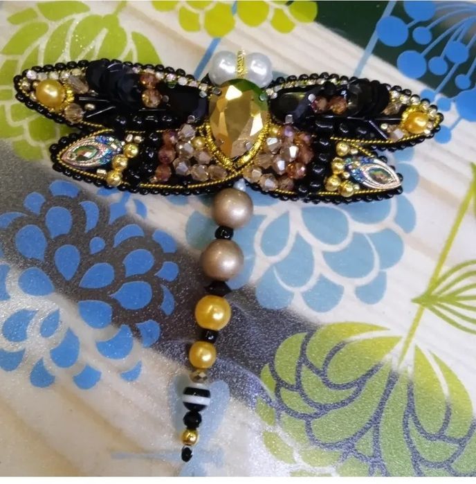 Брошь ручной работы