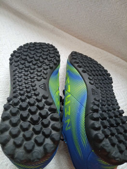 Детски футболни стоножки ADIDAS 33 номер