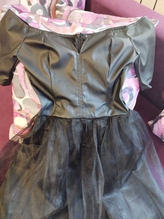 Нова, черна рокля ХС, С