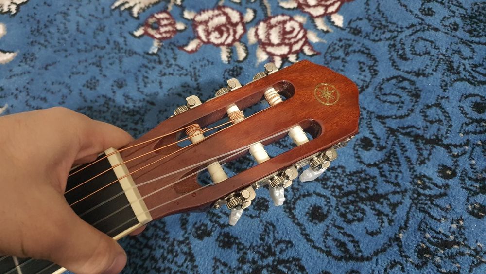 Гитара YAMAHA  - Gitara