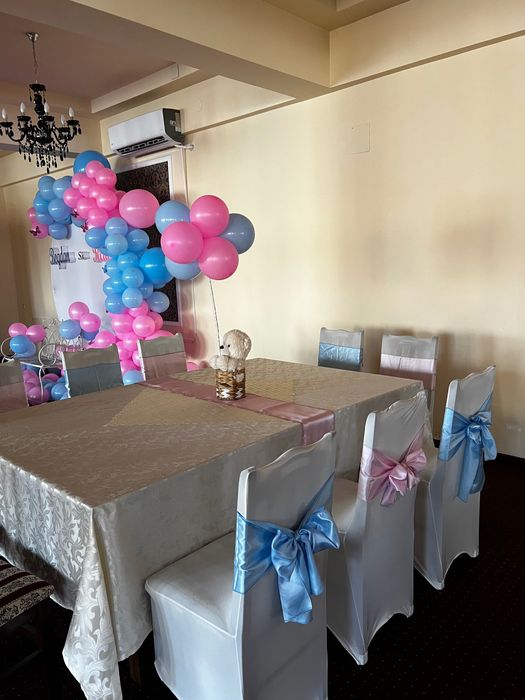 Aranjamente săli evenimente,fete de masă,huse scaune,prezidiu ,etc.