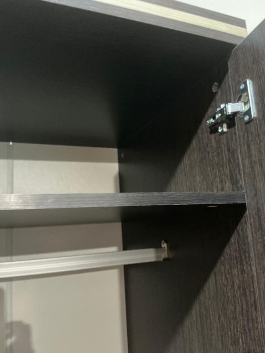 Продам Распашной шкаф