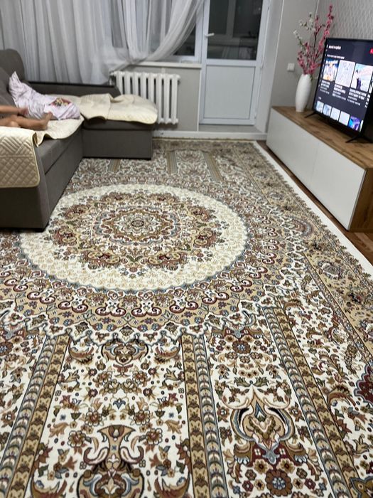 Продам ковёр шёлковый.