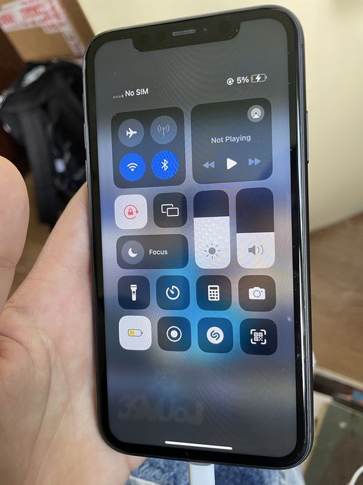 Iphone 11  64 гб