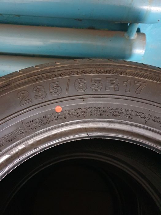Продам автошины 235/65/17