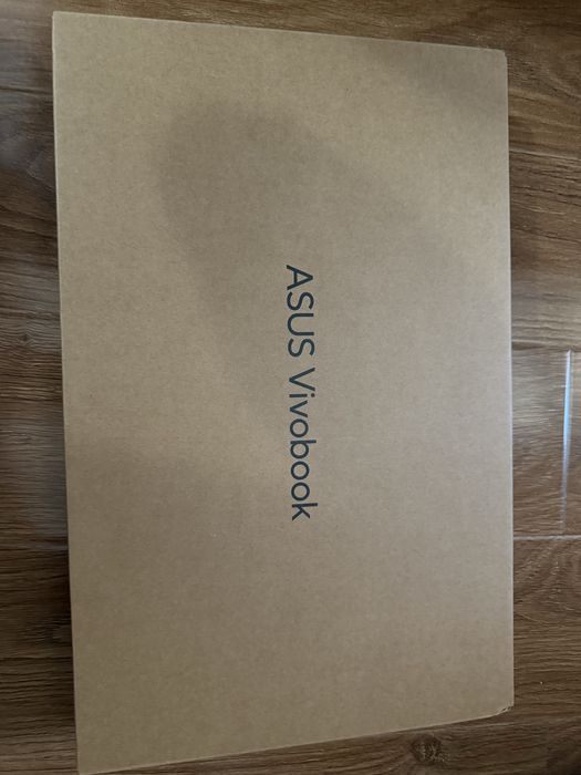 Asus vivobook 16” snapdragon x 16gb ddr5 512gb NOU