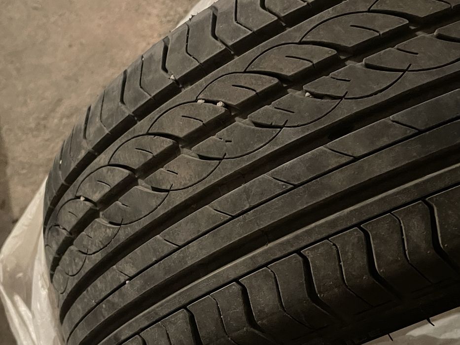 Продам резину комплект 215/55/16