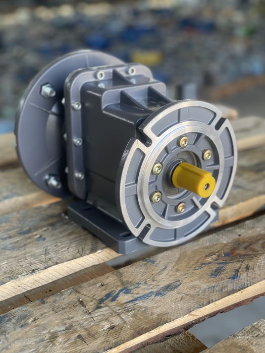 Нов съосен редуктор/мотор-редуктори