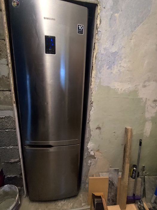 Продам холодильник samsung
