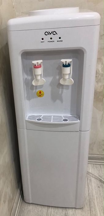 Диспенсер для воды.
