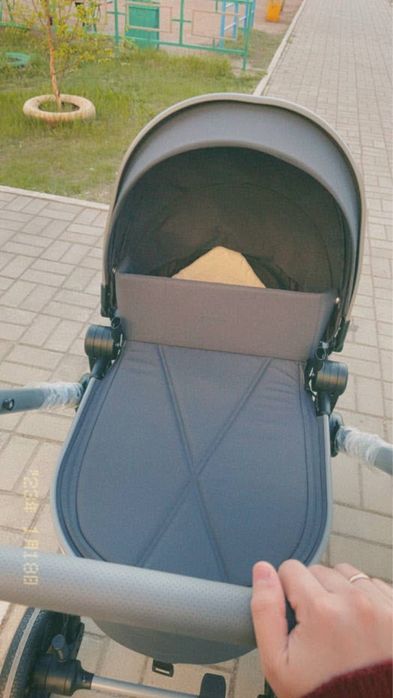 Коляска«KIDILO» в хорошем состояние