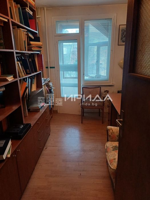 Тристаен апартамент с гараж в кв. Лозенец