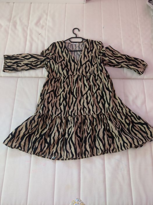 Nr M, rochie noua, femei