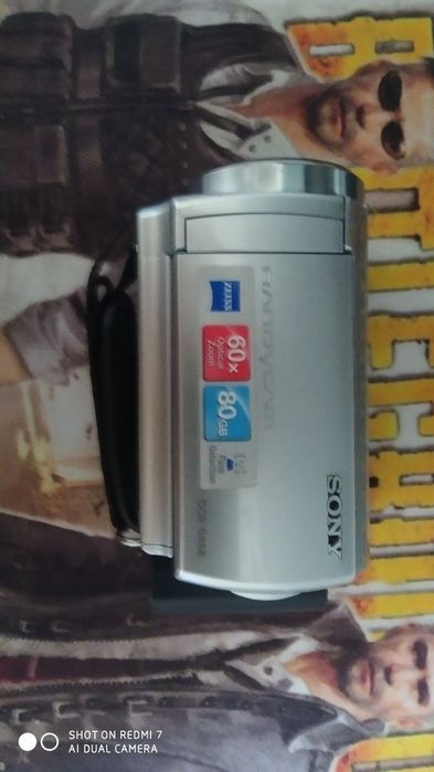 Foto aparat , holati yaxshi ishlatilmagan yangi turibdi  qirilmagan