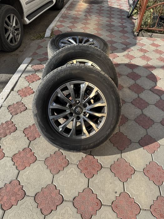 Диски с шинами R18 на прадо