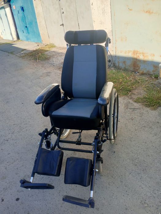 Продам инвалидную коляску