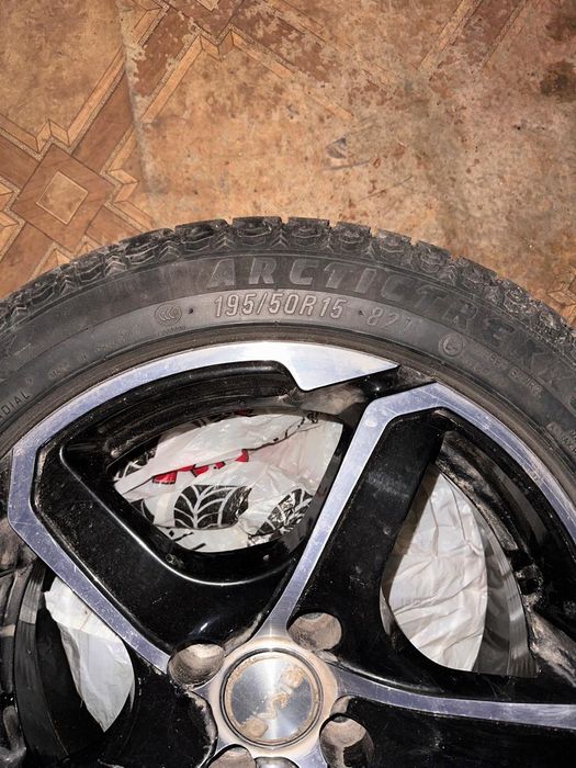 Продам.Диски вместе с резиной (липучка)